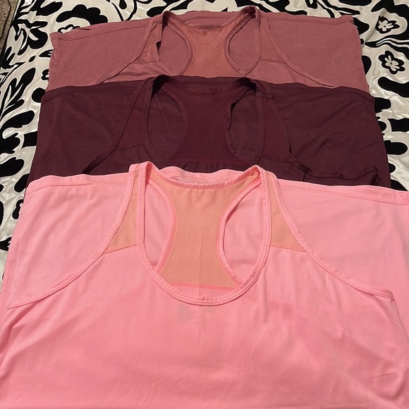 Active tank tops (multiple) - Picture 8 of 8